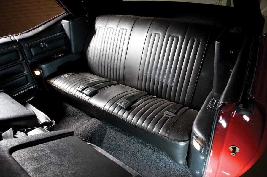 Интерьер Pontiac GTO Convertible 1968 года  (фото 22 из 30)